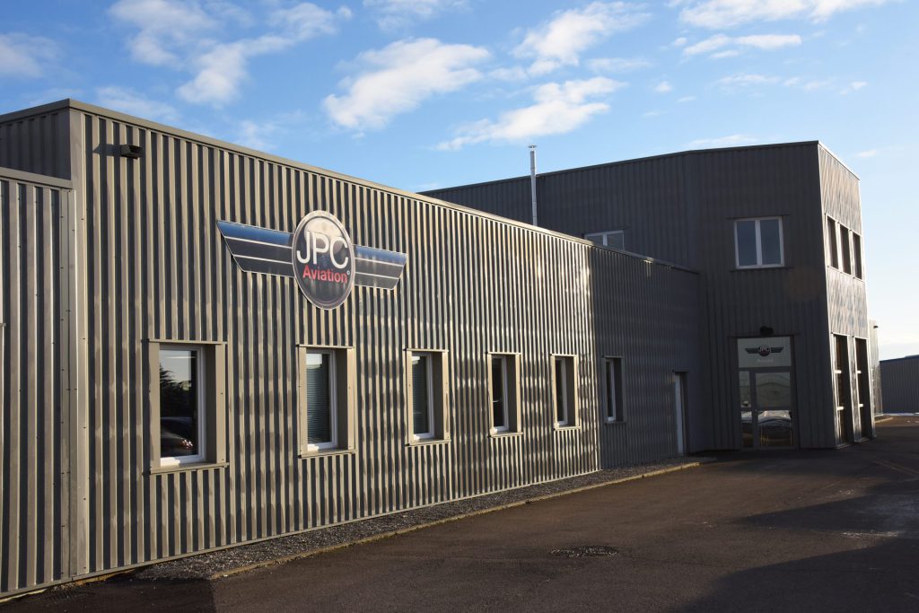 Façade avec logos - JPC Aviation