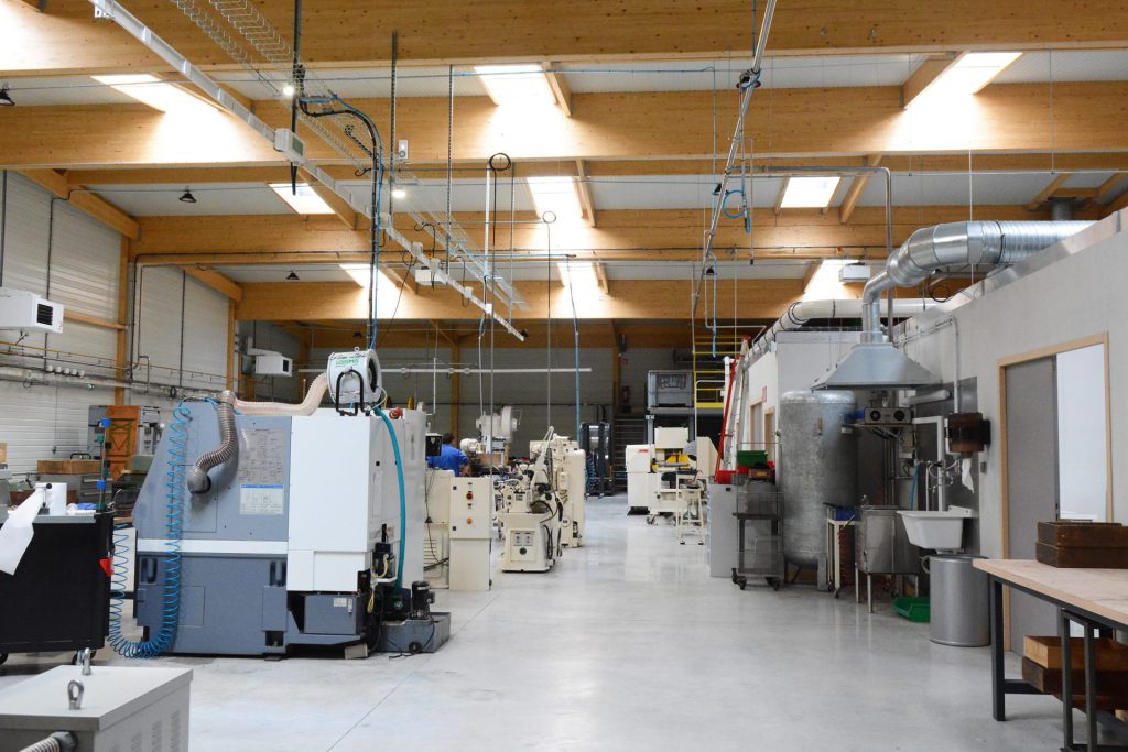 Atelier avec machines - Ets Lasserteux
